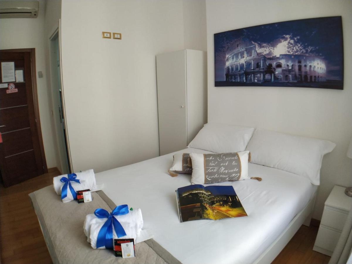 רומא B&B Gaudium Colosseo מראה חיצוני תמונה
