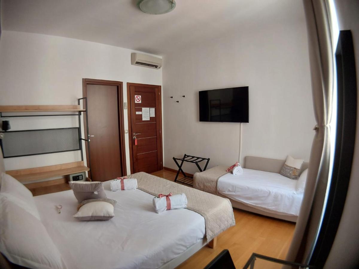 רומא B&B Gaudium Colosseo מראה חיצוני תמונה